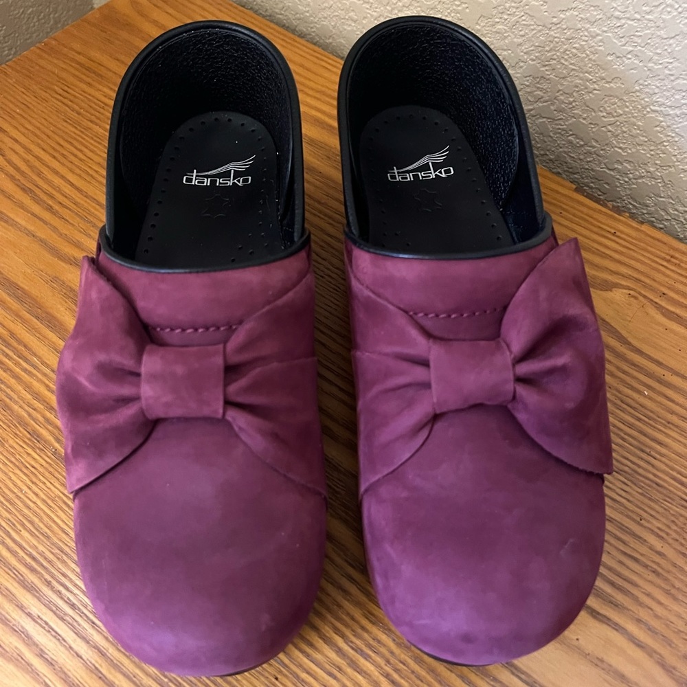 Dansko Women's Wine Bow Clogs